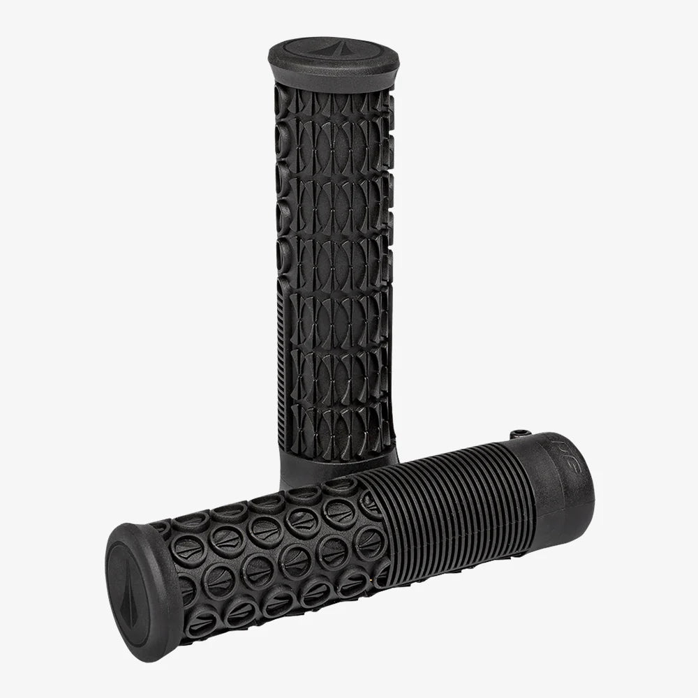 SDG Thrice Grips - Black